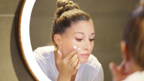 Urutan Pemakaian Skincare Malam Yang Benar Bagi Pemula: